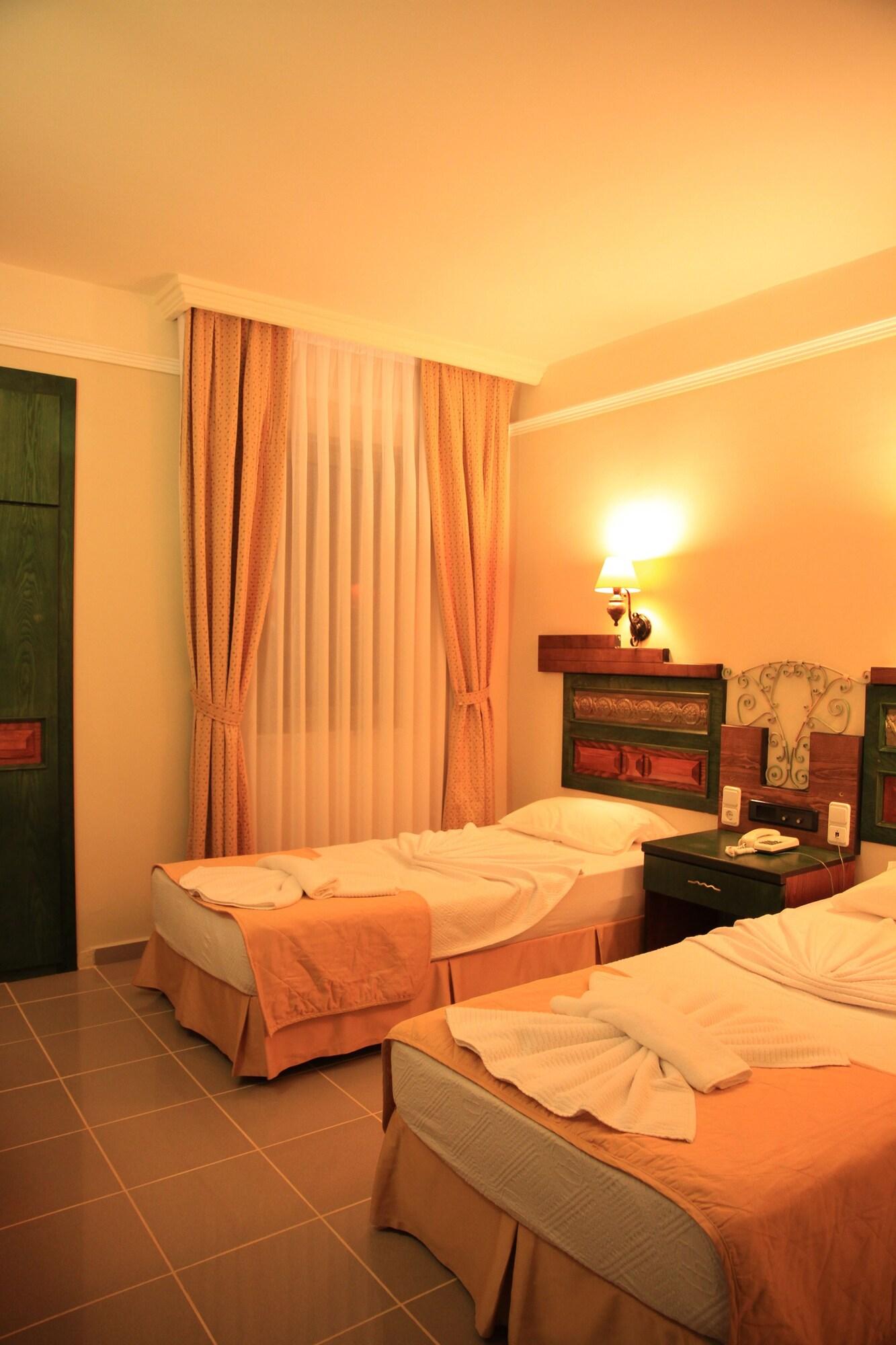 Hotel Club Alpina à Marmaris Extérieur photo