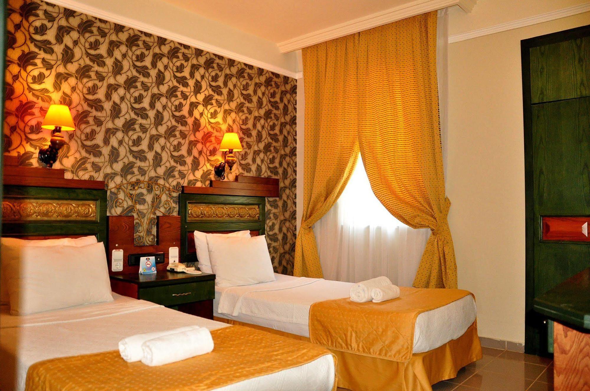 Hotel Club Alpina à Marmaris Extérieur photo